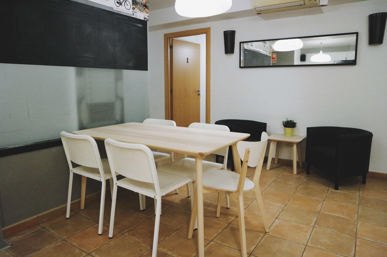 Harmony Hostel Barcelone Extérieur photo